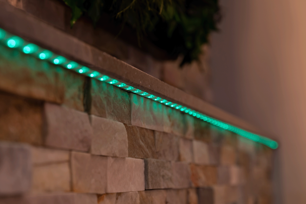 LED RGB Funktion, grüner LED Streifen im Außenbereich