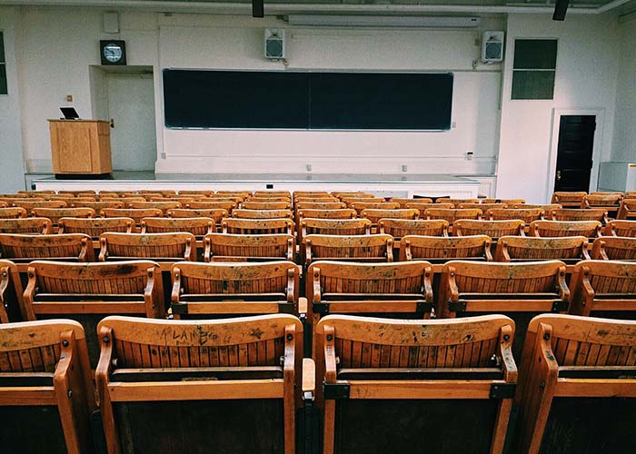 Beleuchtung Klassenzimmer, Leuchten Unterricht, Beleuchtung Schule, LED, LED Leuchten, Licht im Klassenzimmer, Beleuchtung für Schüler, Beleuchtung für Kinder, Leuchten für Schüler, Saxonia | Licht aus Chemnitz